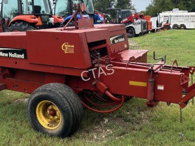 new-holland-570-image-6