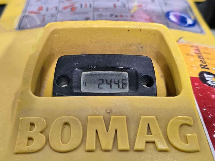 2014-bomag-bt60-image-5