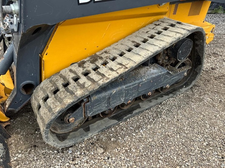 2021-deere-325g-image-12