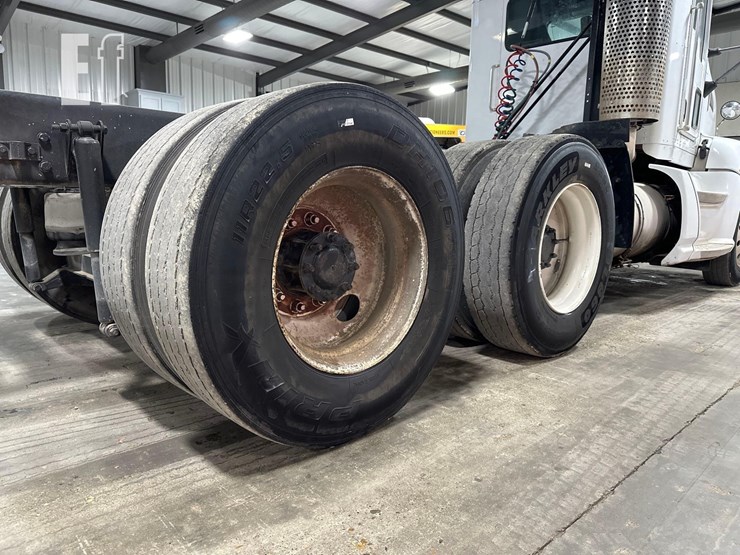 2009-kenworth-t660-image-28