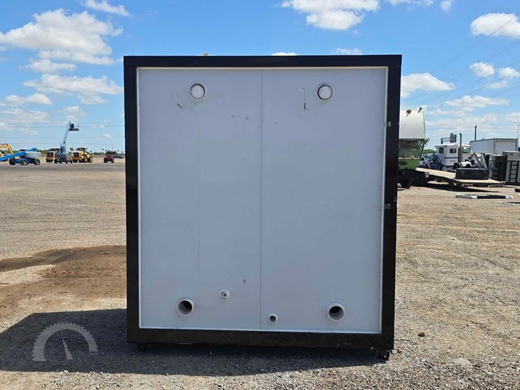 mobile-toilet-image-8