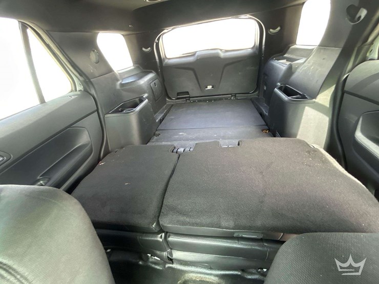 2016-ford-explorer-image-19