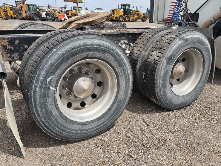 2009-kenworth-t660-image-28