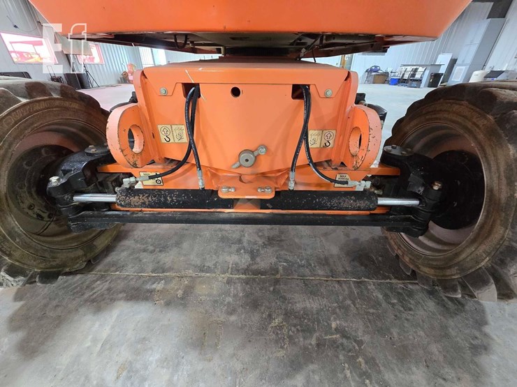 2016-jlg-800aj-image-20