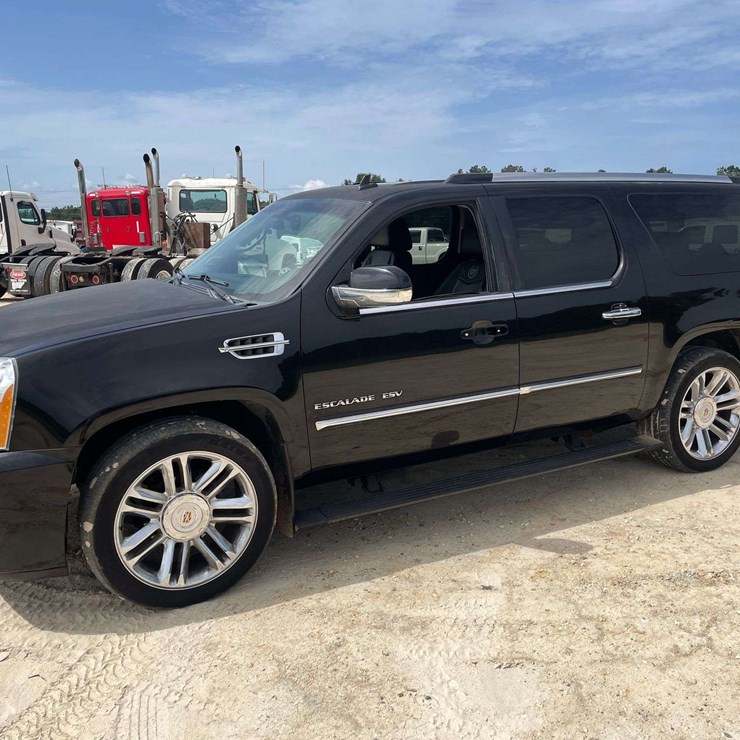 2013 CADILLAC ESCALADE ESV PLATINUM