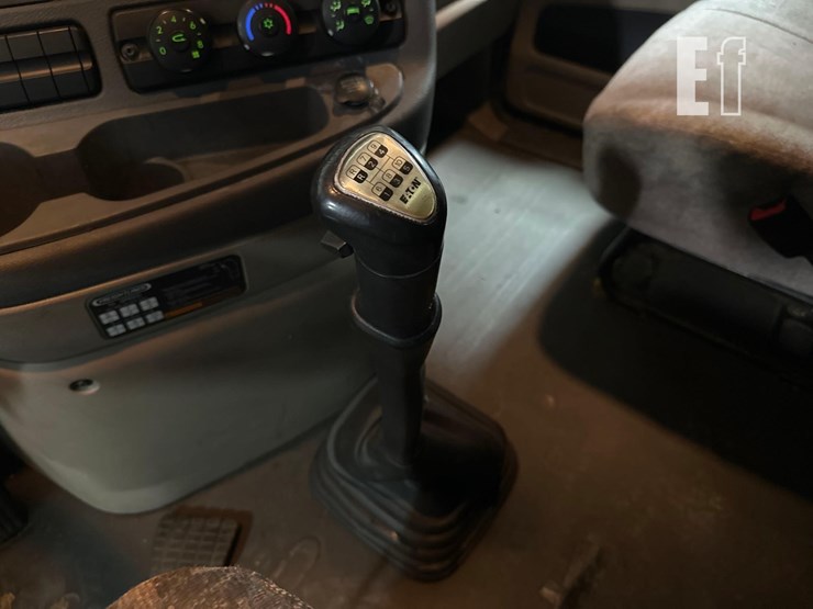 2017-freightliner-cascadia-125-image-19