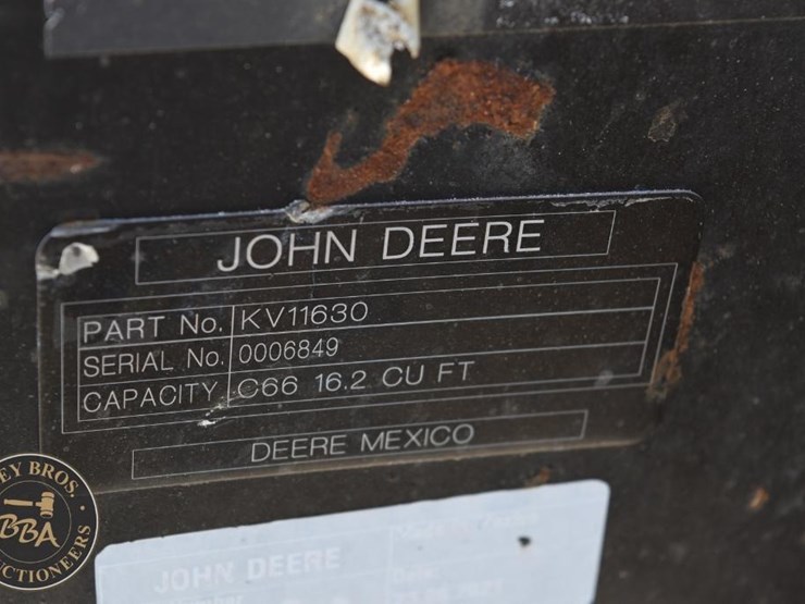 2021-deere-318g-image-23