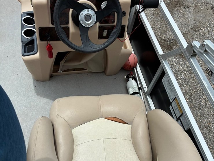 #20293-•-2018-suntracker-pontoon-boat-image-10