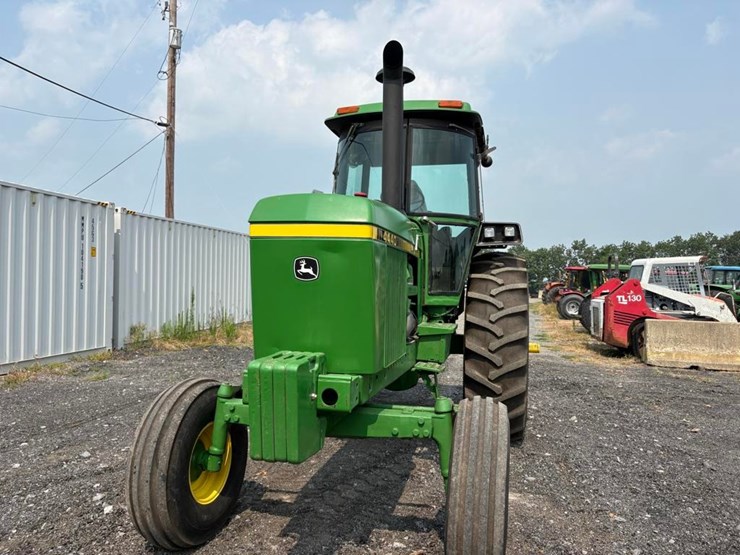 john-deere-4440-image-4