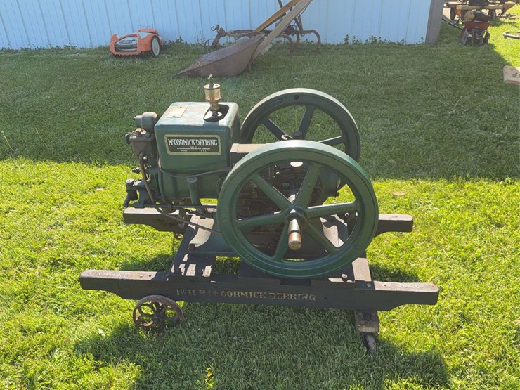 mccormick-deering-1-1/2-hp-engine-image-5