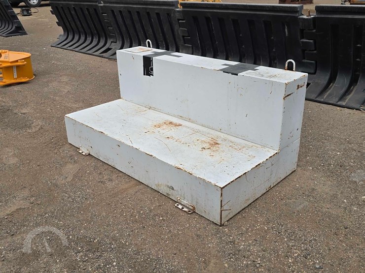 delta-consolidated l-shaped-diesel-tank-image-1