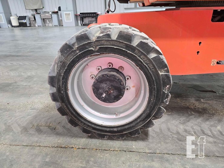 2016-jlg-800aj-image-22