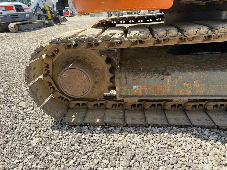 2021-hitachi-zx75us-5b-image-12