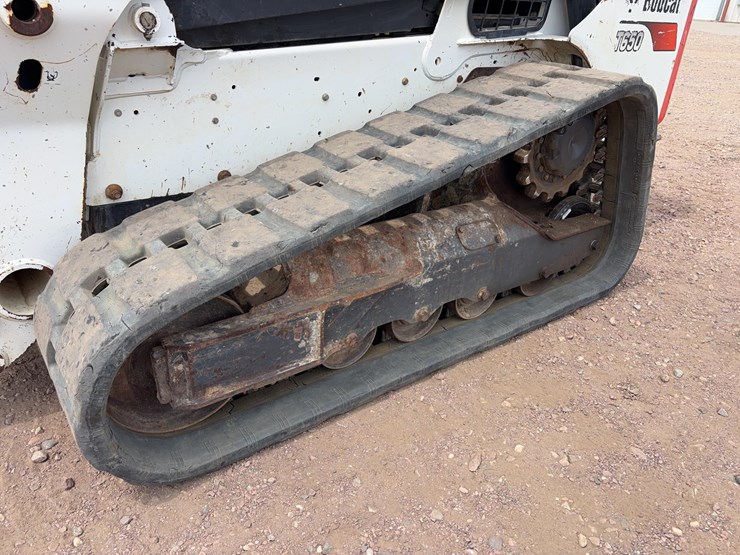 2017-bobcat-t650-image-22