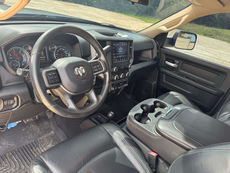 2019-dodge-2500-image-11