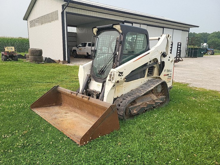 2016-bobcat-t590-skid-loader-image-1