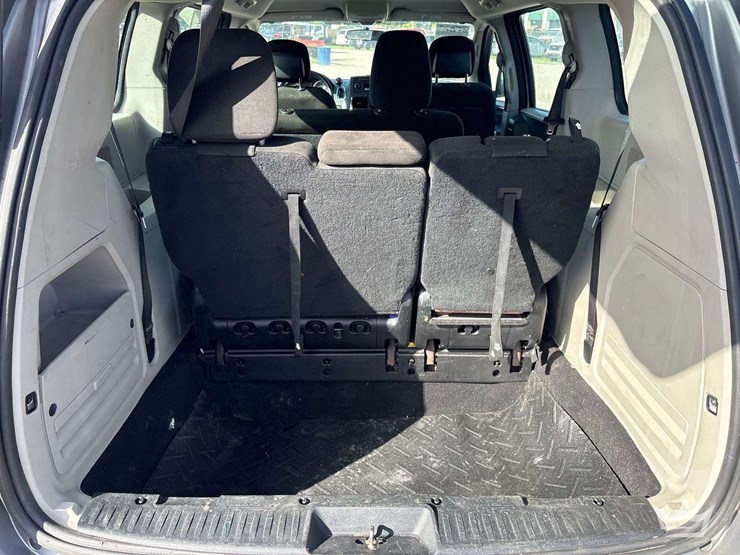 2015-dodge-grand-caravan-image-18