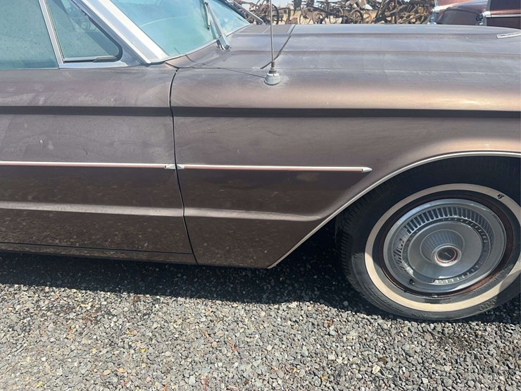 1966-ford-thunderbird-image-19