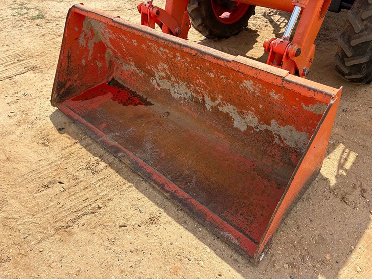 2014-kubota-m6060-image-19