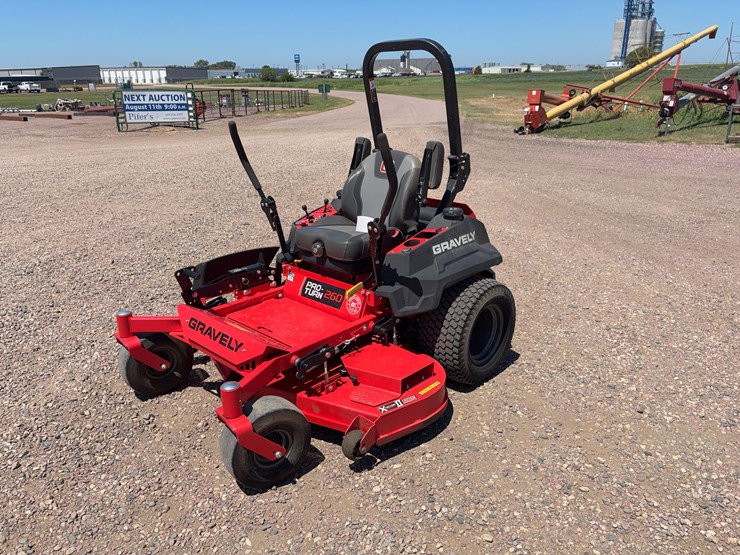 gravely-992267-zero-turn-mower-image-1