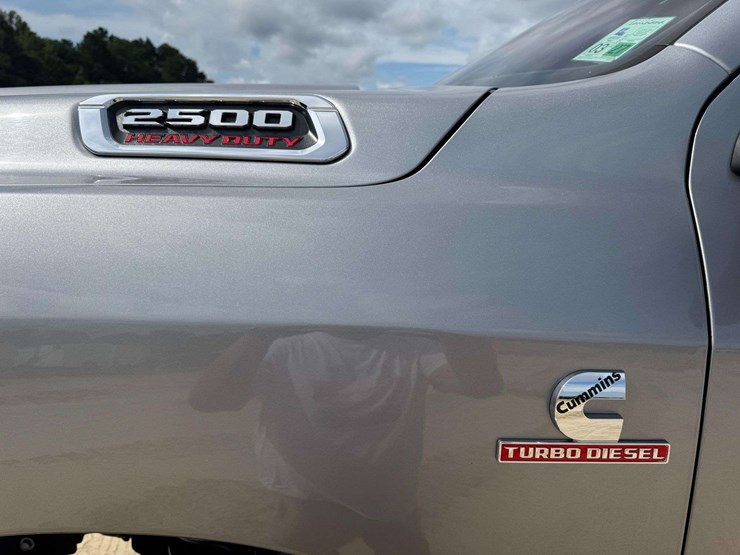 2019-dodge-2500-image-28