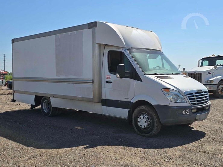 2009-freightliner-sprinter-3500-image-2