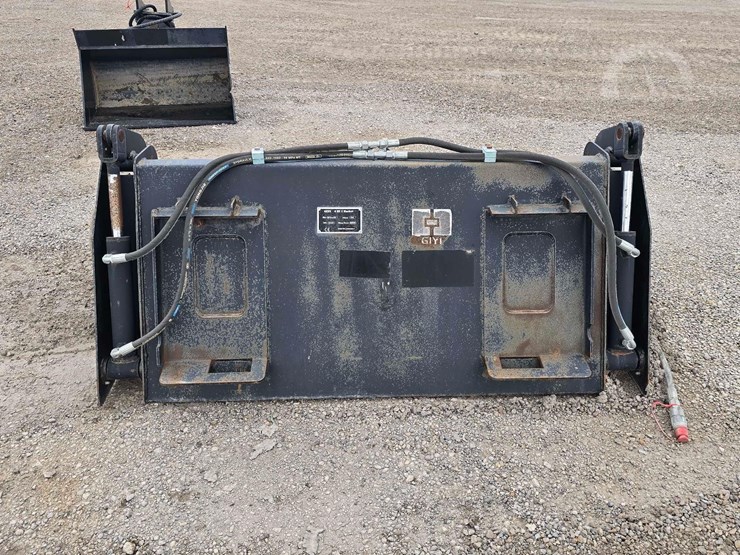 2024-giyi-skid-steer-4-in-1-bucket-image-5