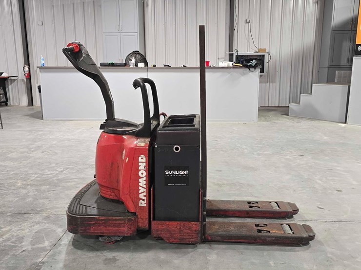 raymond-8400-image-6