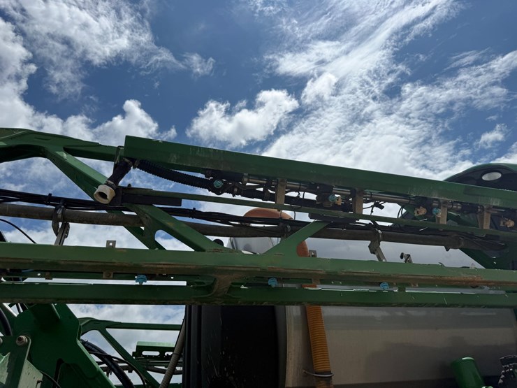 2016-john-deere-r4038-image-74