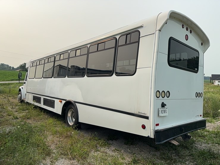 2012-freightliner-bus-image-7