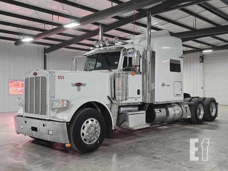 2015-peterbilt-389-image-1