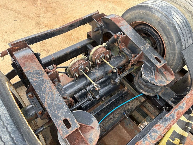 2001-fontaine-lowboy-image-32