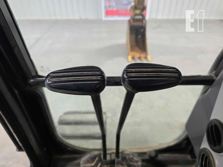 2019-caterpillar-315f-lcr-image-16