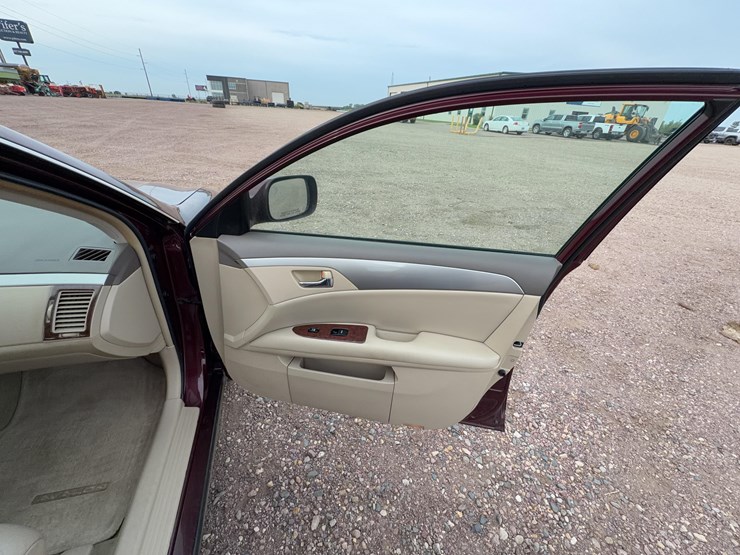 2005-toyota-avalon-sedan-image-21