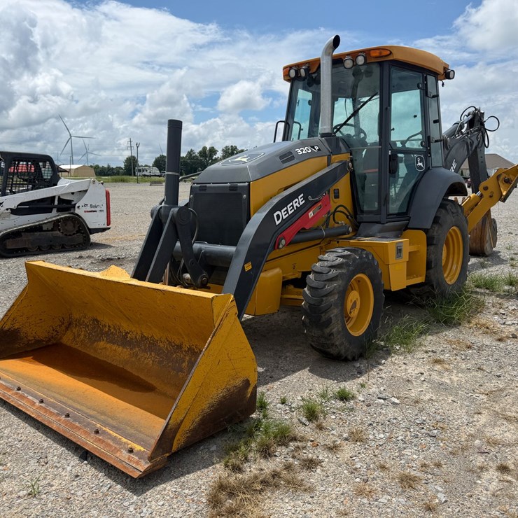 #43053 • 2024 John Deere 320P Backhoe Loader 1T0320PACRFX07150 INV# 43053