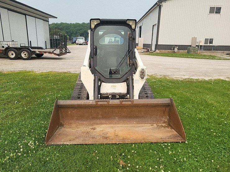 2016-bobcat-t590-skid-loader-image-8