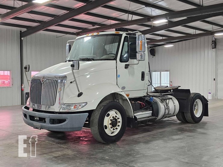 2015-international-transtar-8600-image-1