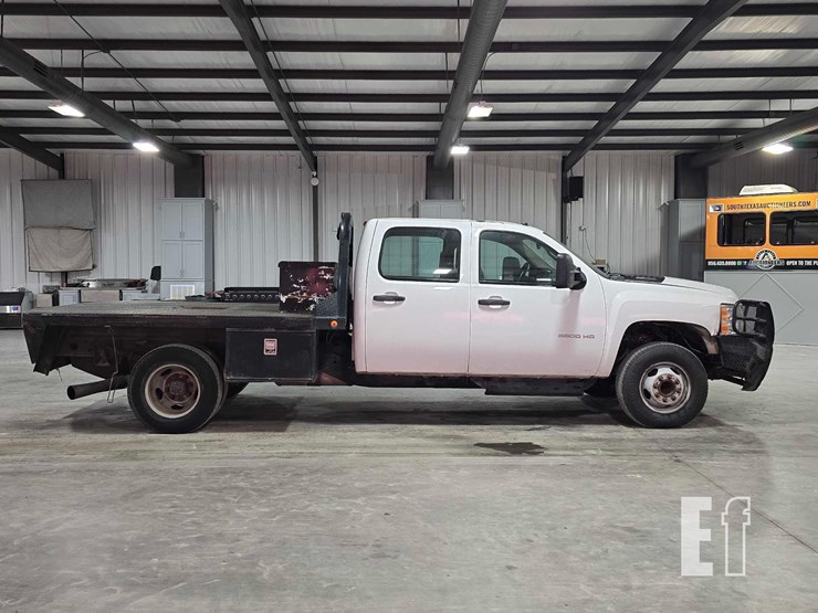 2013-2013-chevrolet-silverado-flatbed-truck-6591-image-6