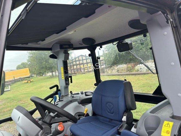new-holland-75-image-17