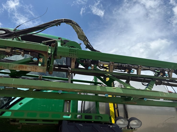 2016-john-deere-r4038-image-85