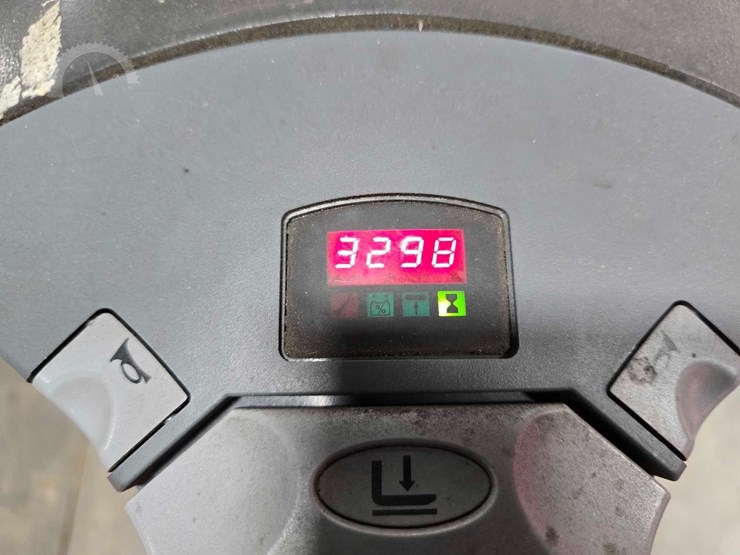 raymond-8400-image-14