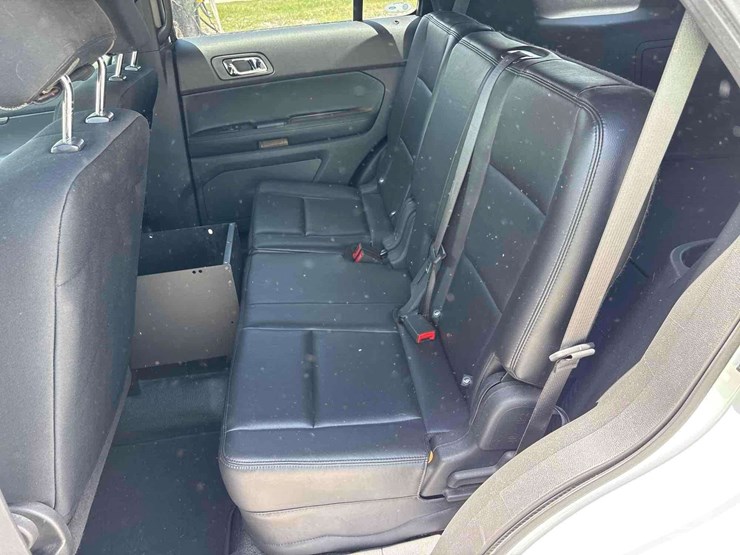 2013-ford-explorer-image-21