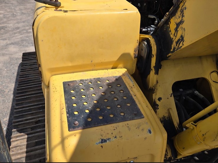 deere-200c-lc-image-25