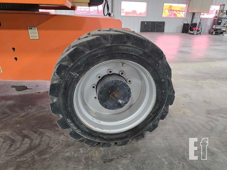 2016-jlg-800aj-image-25
