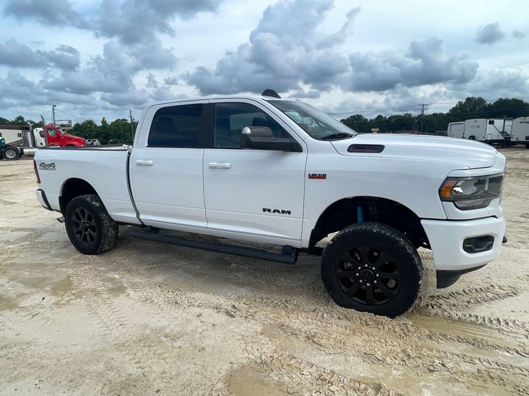 2021-dodge-2500-image-4