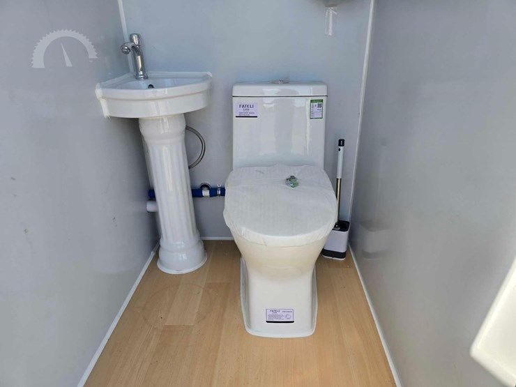 mobile-toilet-image-12