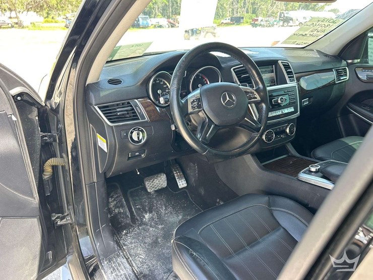 2013-mercedes-benz-gl450-image-11
