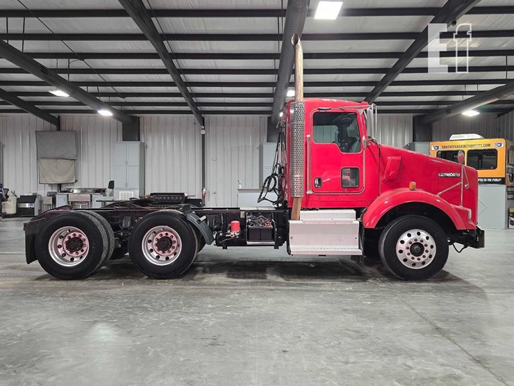 2013-kenworth-t800-image-6