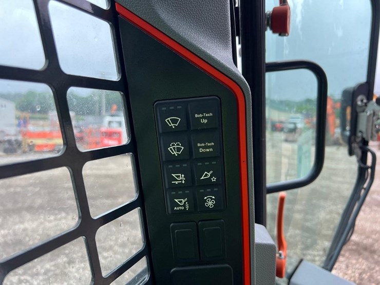 2024-bobcat-s76-image-28
