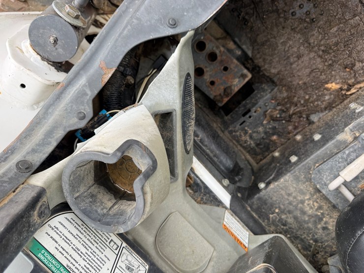 bobcat-t550-image-38